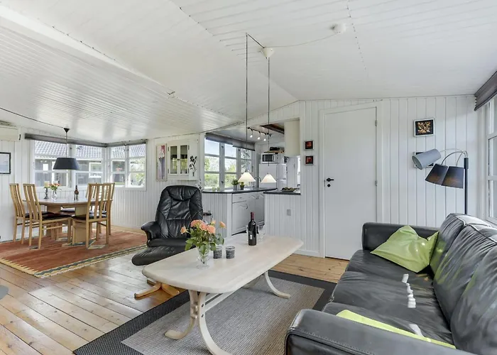 Tyyni - 75m From The Sea By Interhome